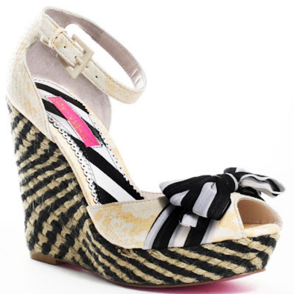 Betsey Johnson Shoes - Betsey Johnson Peep Toe Wedge Sandal. Black/Cream. Size 8.